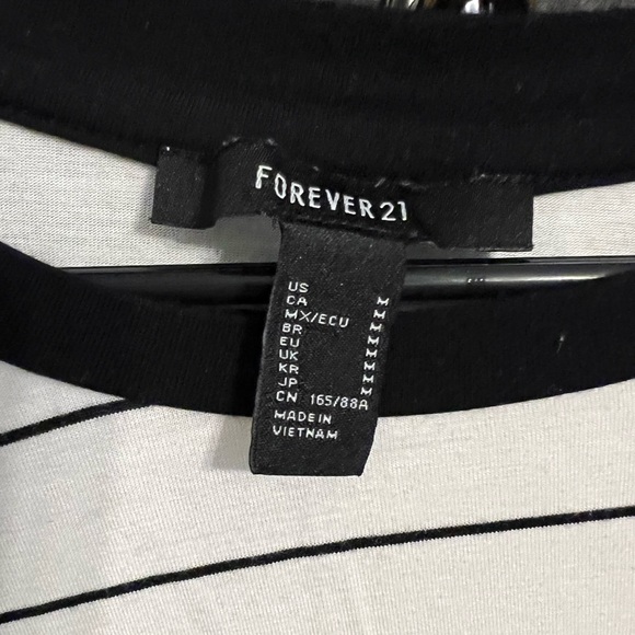 Forever 21 Womens Cropped Long Sleeve - Picture 3 of 3